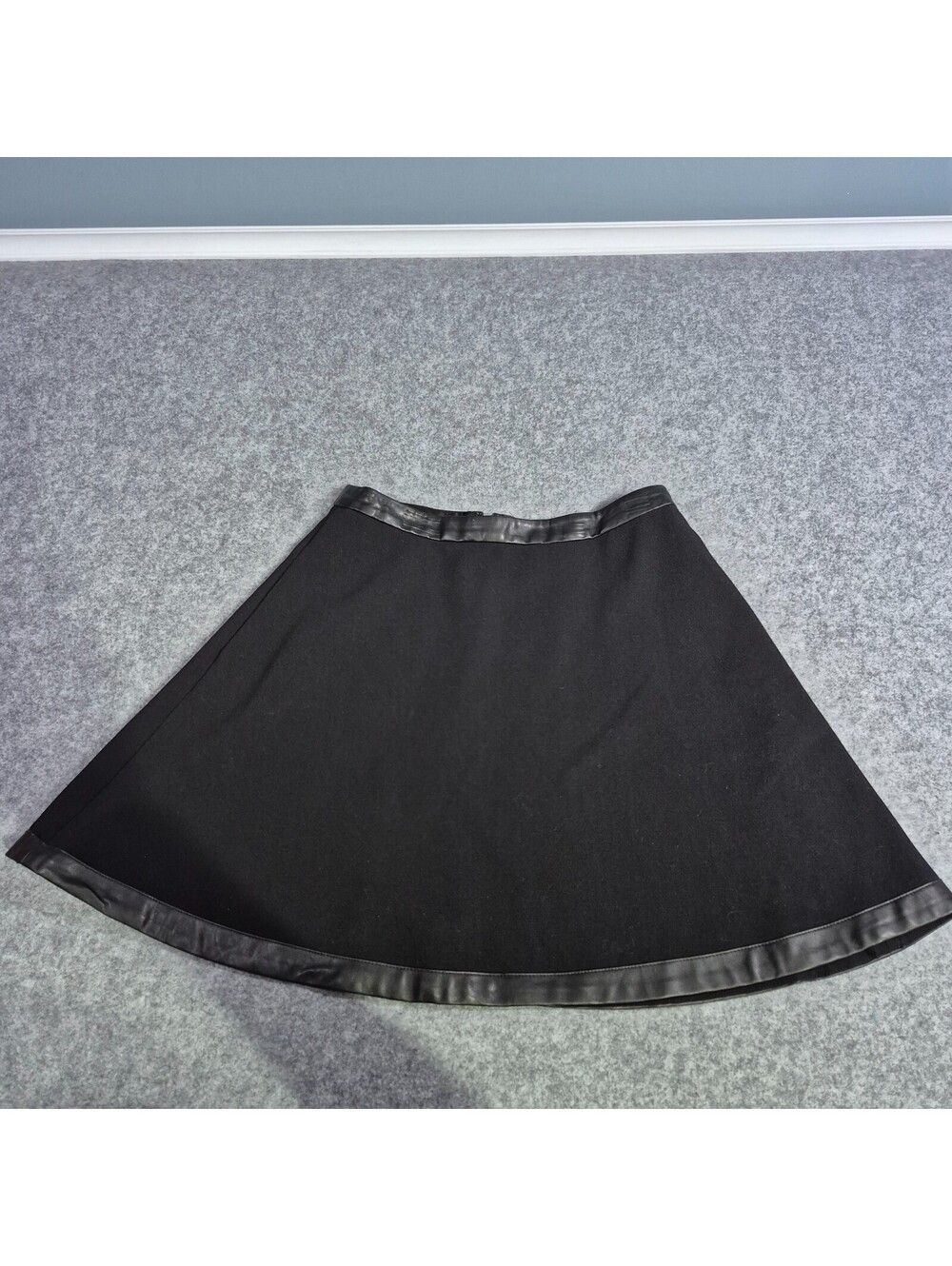 Banana Republic Black Mini Skirt Faux Leather Trim Size 0 Clubwear
